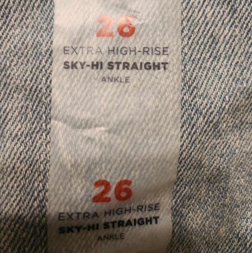 NWT Women's Old Navy Sky-Hi Straight Ankle Jeans - Picture 2 of 6